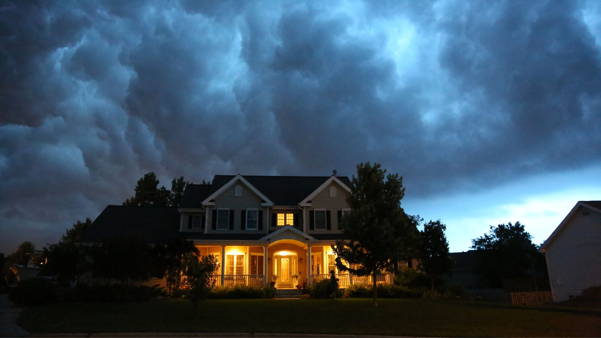 how to tarp a roof after a storm