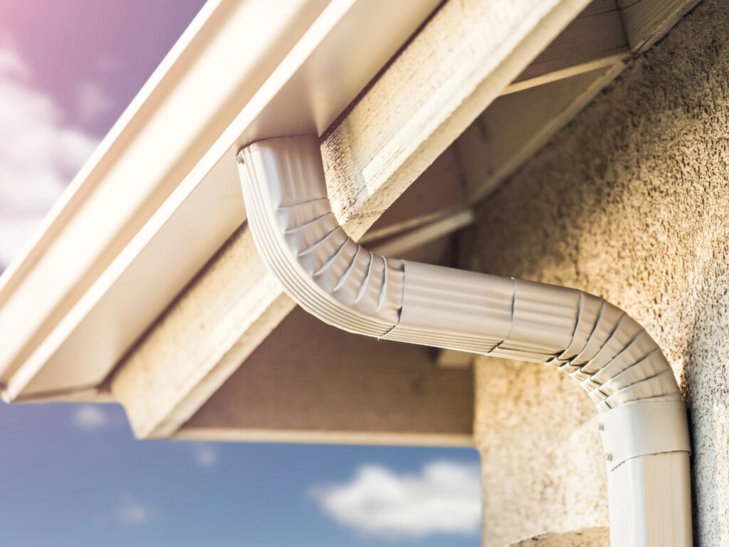 1714443344 aluminum gutters@2x